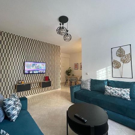 Joli Appartement Au Centre D'Oujda Exteriör bild