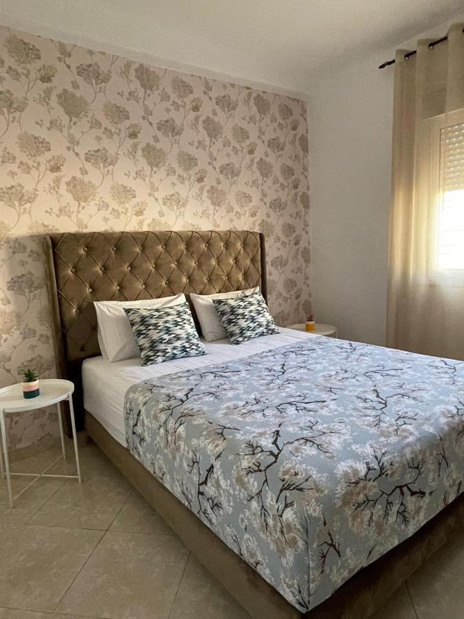 Joli Appartement Au Centre D'Oujda Exteriör bild